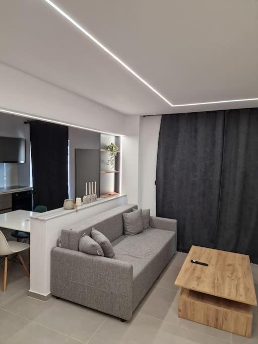 Patras Blue Sea And Sky Deluxe Apartment Esterno foto